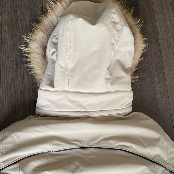 Descente Ski Jacket - Picture 12 of 16